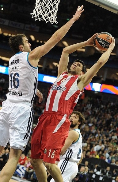 德转在役巴萨青训巅峰身价阵容：奥纳纳、伊卡尔迪与梅西在列（德转评现役巴萨青训身价巅峰阵：梅西、奥纳纳与伊卡尔迪入选）